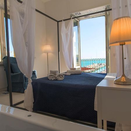 Relais Mareluna - Luxury Apartments Salerno Exteriör bild