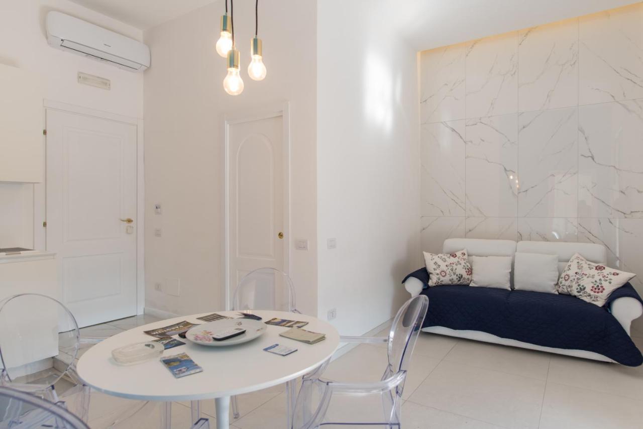 Relais Mareluna - Luxury Apartments Salerno Exteriör bild