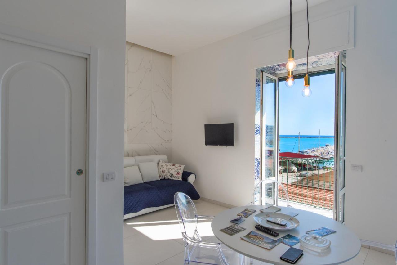 Relais Mareluna - Luxury Apartments Salerno Exteriör bild