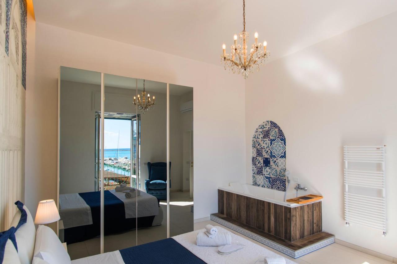 Relais Mareluna - Luxury Apartments Salerno Exteriör bild